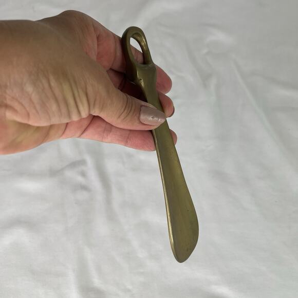 Bronze Shoe Horn Vintage 6 Inch, practical, accessory, elegance, functional - Picture 5 of 9